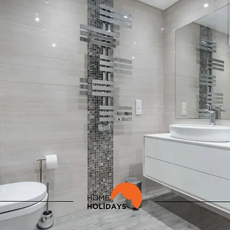 Apartment #120 T3 Espacoso Em By Holidays